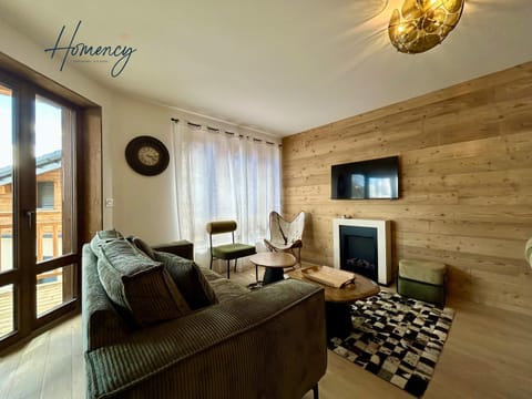 Living room, fireplace