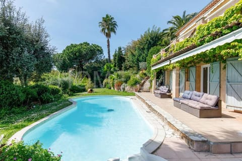 Villa de vacances 5 chambres piscine privée et vue mer panoramique Villa in Mandelieu-La Napoule