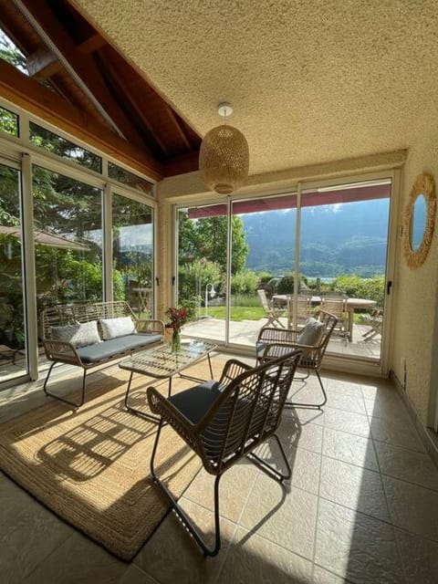 Casa Verso, au bord du lac d'Annecy avec vue House in Doussard