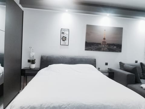 Living room, Bedroom