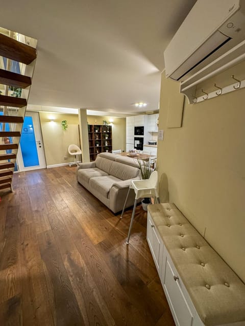 DEA DREAMS - Lofty Marghera House in Milan