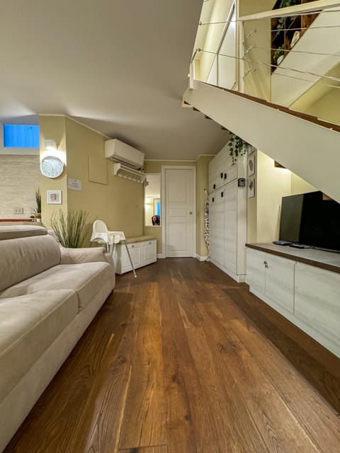 DEA DREAMS - Lofty Marghera House in Milan