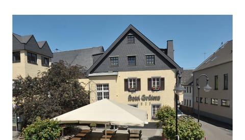 Property building, Day