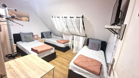 JULIA Chambre meublée Terrasse Parking près de Paris Vacation rental in Corbeil-Essonnes