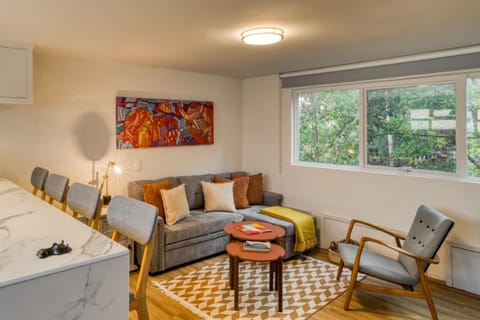 Comfy Apartment with Leafy Views by Tasman Apartment hotel in Mexico City