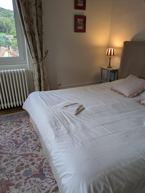 Chambre d'hôte - petit château à la campagne Bed and Breakfast in Normandy