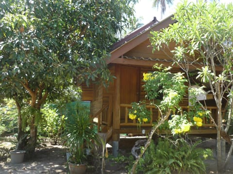 Pasai Beach Lodge Bed and Breakfast in Krabi Changwat