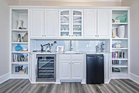 Four SeaSuns House in West Beach