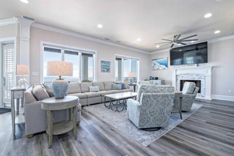 Four SeaSuns House in West Beach