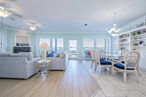 Golden Sunrise House in West Beach