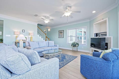 Golden Sunrise House in West Beach