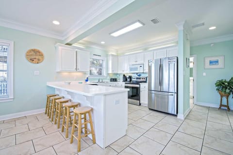 Golden Sunrise House in West Beach