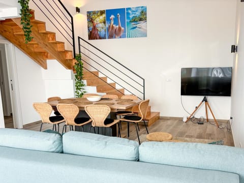 Communal lounge/ TV room, Communal lounge/ TV room, Living room
