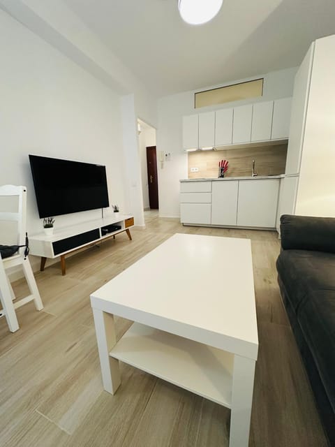 Communal lounge/ TV room, Seating area, Dining area