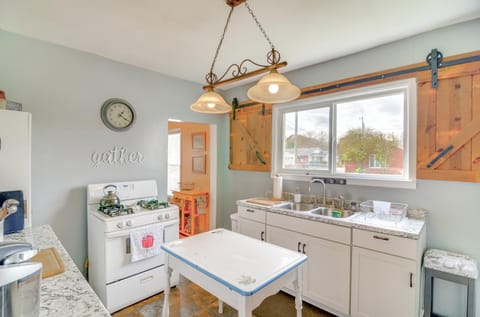 1 Mi to KFC Museum Corbin Getaway! House in Kentucky