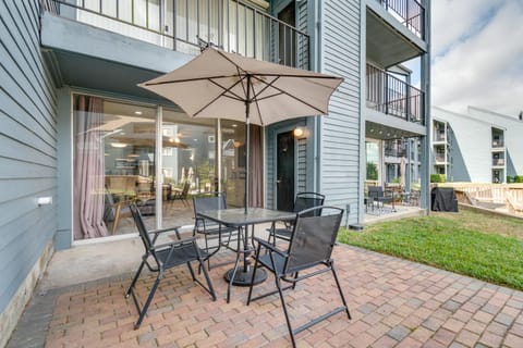 Lake Conroe Condo Patio and Water Views Apartment in Lake Conroe