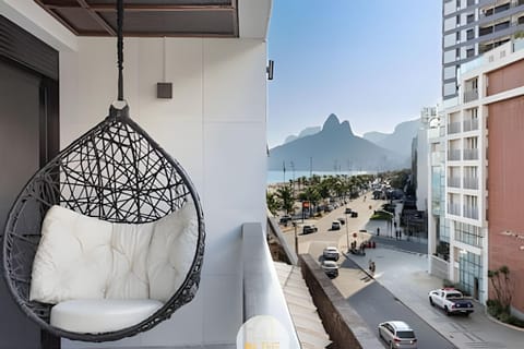 Balcony/Terrace, Mountain view, Sea view, Street view, Sunset