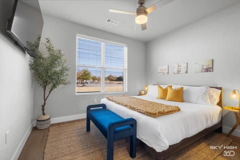 Deluxe 2BR Near Amp, Culture & Walmart wPool Apartment in Rogers