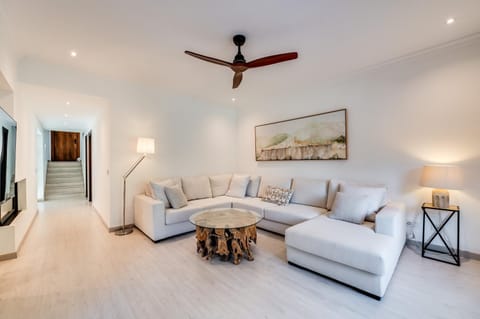 Villa in Marbella with golf views Villa in San Pedro de Alcántara