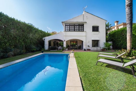 Villa in Marbella with golf views Villa in San Pedro de Alcántara