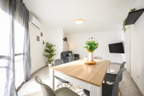 Communal lounge/ TV room, Dining area