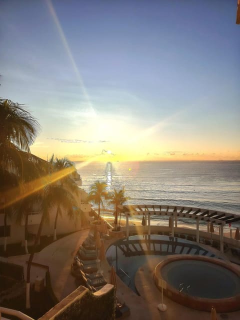 Balcony/Terrace, Pool view, Sea view, Sunrise
