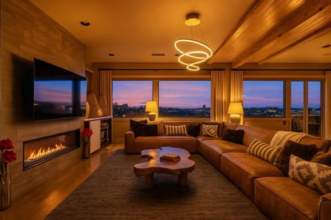 Epic Luxury Mansion w Nashville Skyline Views House in East Nashville