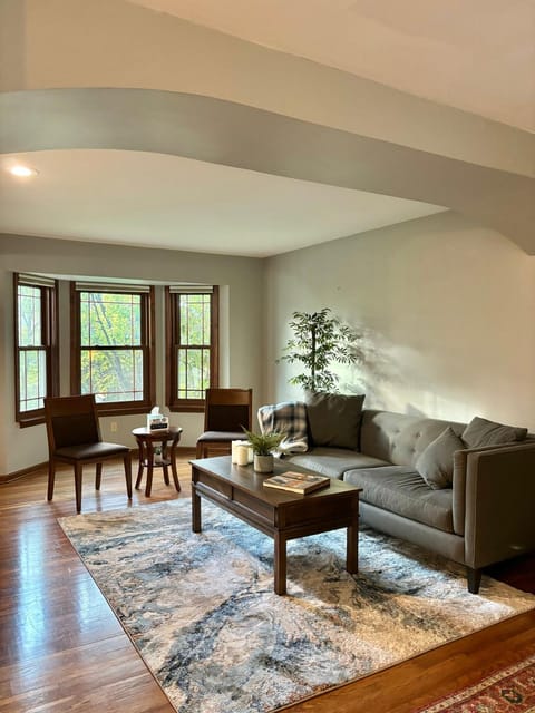 Bluegrass Resort - Nature rich escape, Between the Creation & ARK, Fully equipped kitchen, Pet friendly, Fire pit House in Indiana