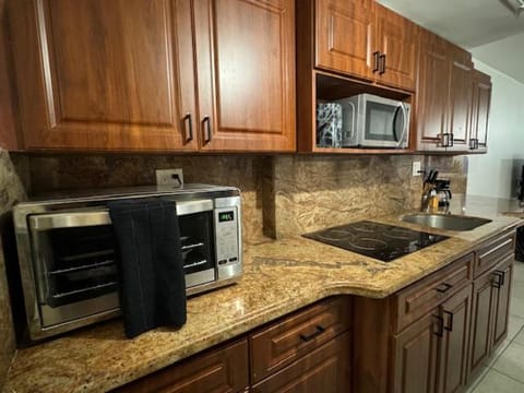 Beach Escape private studio Apartment hotel in Sunny Isles Beach