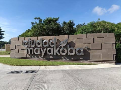 Day, Text overlay, Street view