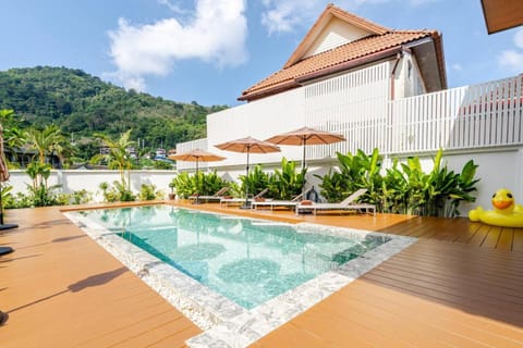Garden view, Mountain view, Pool view