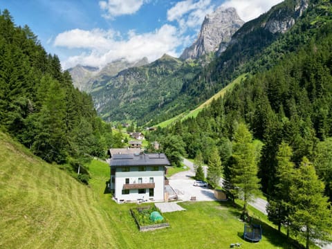 Property building, Area and facilities