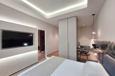 Bed, TV and multimedia, Photo of the whole room, Bedroom, heating, internet, air conditioner
