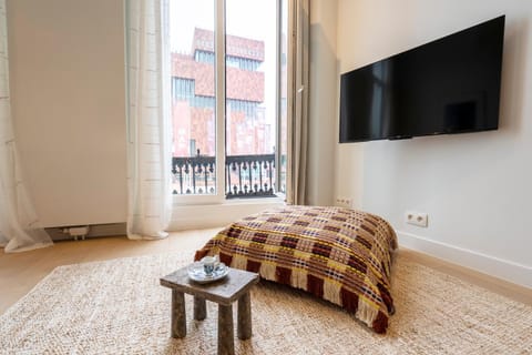 Living room, Landmark view