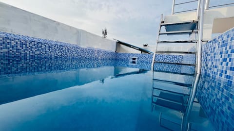 Balcony/Terrace, Pool view, Swimming pool, Swimming pool