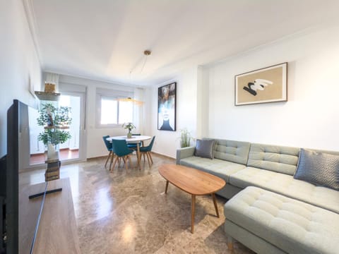 Communal lounge/ TV room, TV and multimedia, Living room, Seating area, Evening entertainment