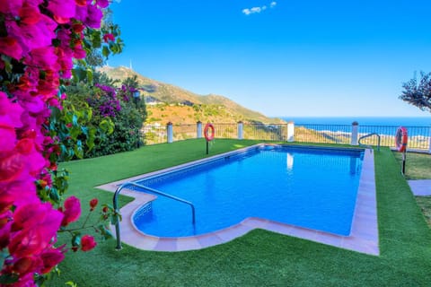 Mountain view, Pool view, Sea view, Swimming pool, Swimming pool