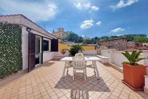 View (from property/room), Balcony/Terrace, Dining area