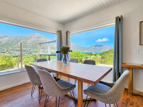 Sea & Mountain Horizon Apartment - Fantastic views House in Cape Town