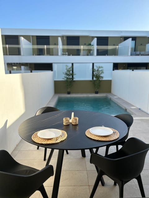 Pool view, Swimming pool