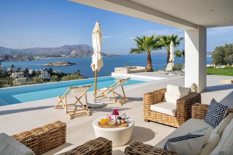 Seating area, Pool view