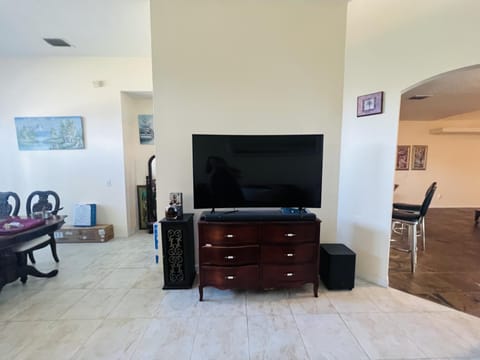 Room in citrus park and carollwood, close to the airport & downtown Vacation rental in Greater Carrollwood