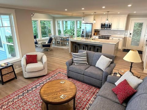 The Blue Bungalow, Seneca Lake House in Seneca Lake