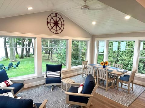 The Blue Bungalow, Seneca Lake House in Seneca Lake