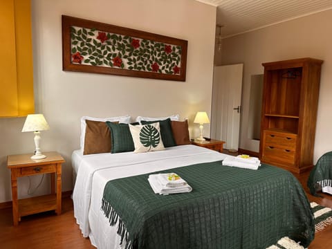 Photo of the whole room, Bedroom, towels, wardrobe