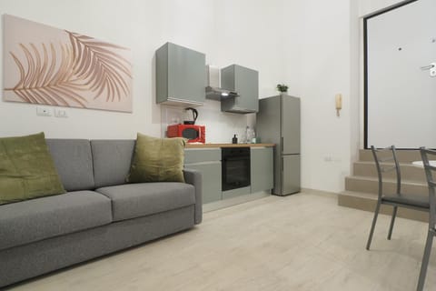 Kitchen or kitchenette, Living room, Seating area, oven, stove