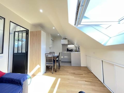 N5 Appart Jouy proche HEC RER C Apartment in Île-de-France