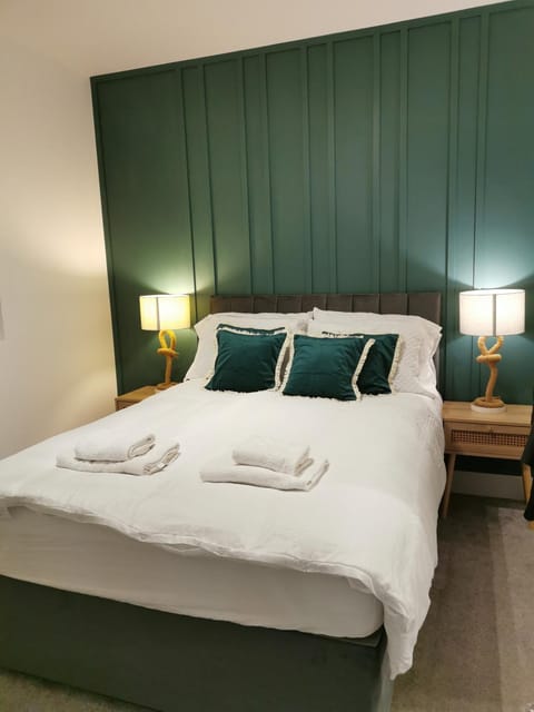 No 13 Colchester Town Flat with Kitchen & Parking Apartment in Colchester