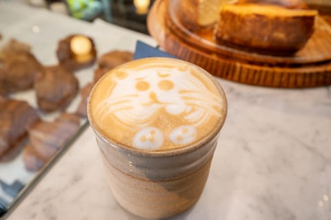 Coffee/tea facilities, Breakfast