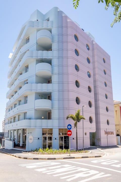 Restaurant/places to eat, Facade/entrance, Street view